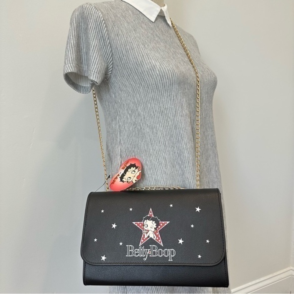 Betty Boop Flap Chain Convertible Crossbody Chain Bag in Black